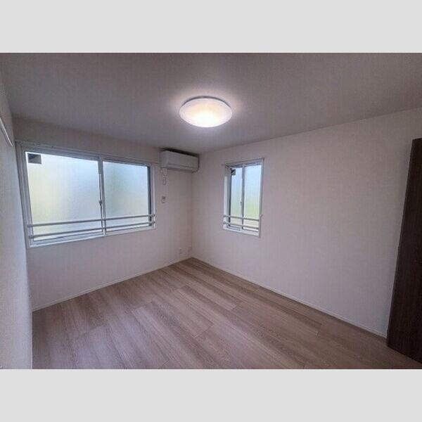 シャイングレイス201号室 洋室③