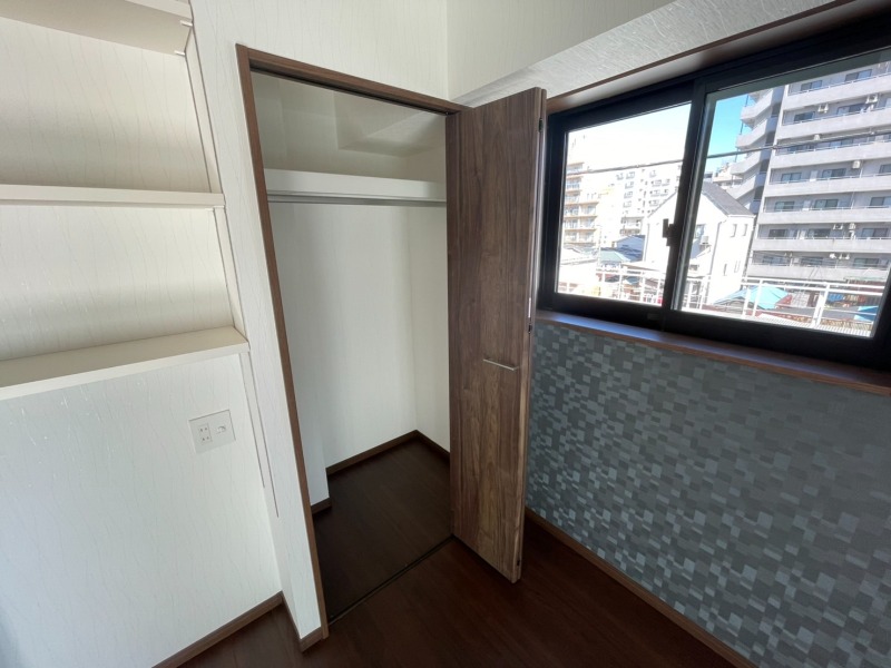 エクセレントアフィー横浜橋4階 収納