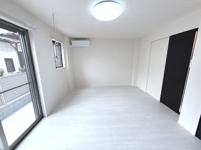 ベッシア・ノーブル 洋室