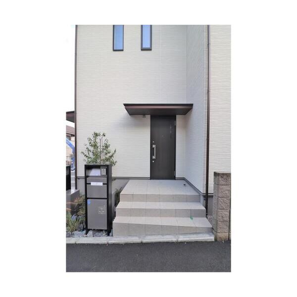 磯子区杉田2丁目賃貸 エントランス