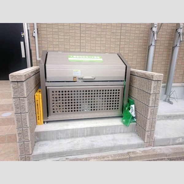 メイプルプレイス101号室 ゴミ集積場