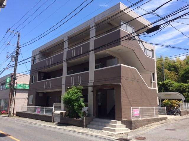 ソワール鎌倉103号室 外観写真（昼）