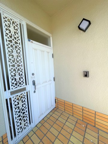 港南6丁目戸建 玄関