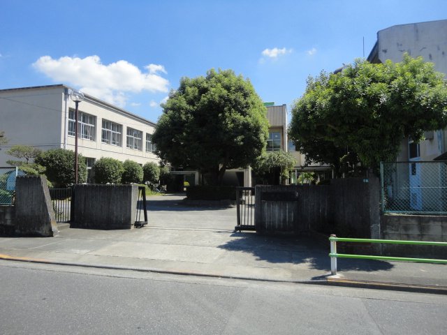 ジェントリー 昭島市立共成小学校まで440ｍ