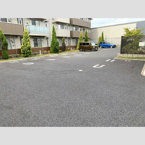 ステラタウン デネボラ 駐車場