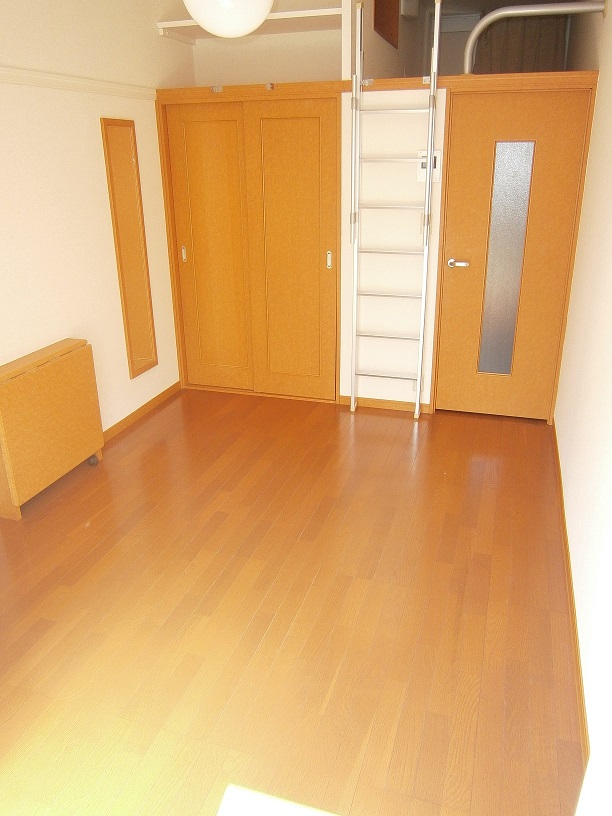 レオパレスＳＡＴＹ リビング