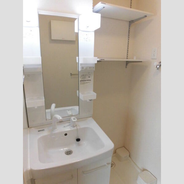 グランフィールズⅢ 洗髪洗面化粧台・室内洗濯機置場