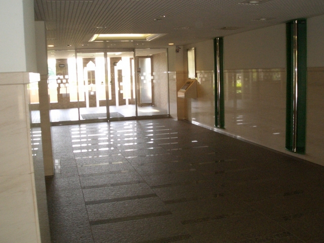 新百合ヶ丘パークハウス３番街 エントランス2009/4撮影