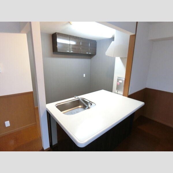 ベルデュール　弐番館 ワイドなカウンターがあるペニンシュラキッチン♪