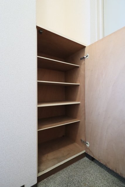 サンシャイン武蔵野2階 靴入