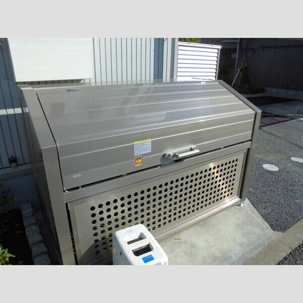 カーサドマーニ203号室 ごみ置場