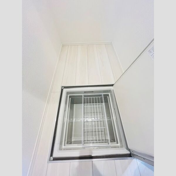 ファンウェーブ湘南藤沢105号室 床下収納