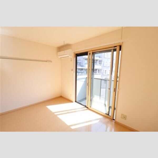 フレールヒル　(2) 居室　6帖