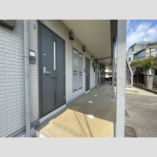 BPOPⅡ201号室 玄関前通路