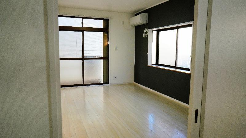 プチシャトー若草1階 リビング