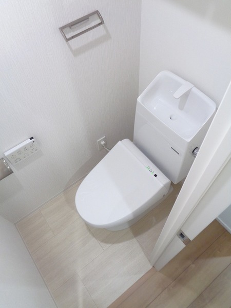 ＡＺＥＳＴ立石Ⅱ204号室 トイレ