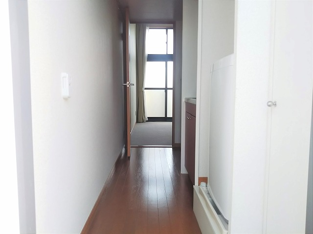 レオパレスベルツ 玄関