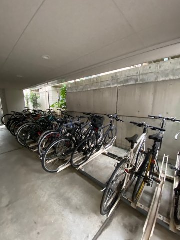 プライムアーバン笹塚106号室 駐輪場