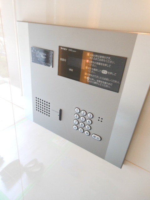 ガーラ・アヴェニュー武蔵小杉9階 カメラ付オートロックシステム（カードキー式）