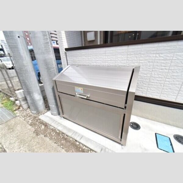 コグワルツ102号室 ゴミ置場