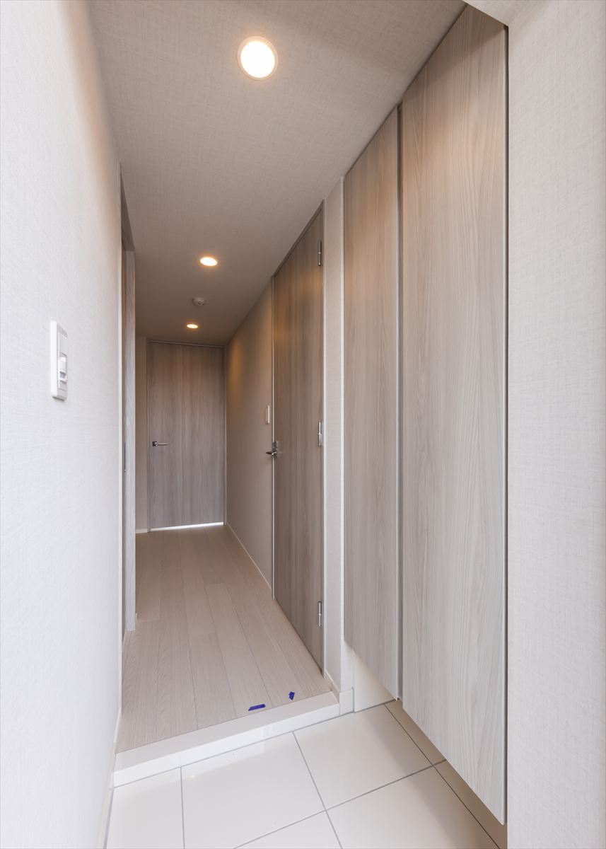 DIPS明大前 玄関