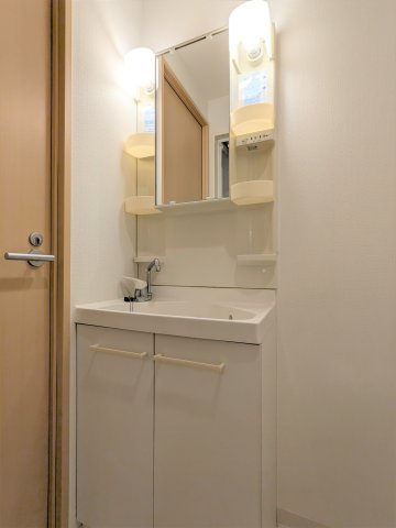 ガーデン代々木八幡104号室 洗面