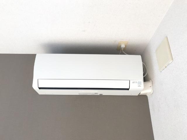 シンフォニー105号室 リビングエアコン1台