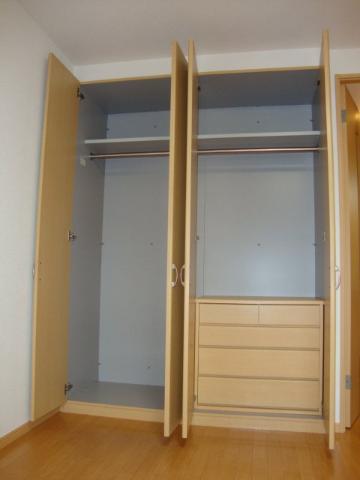 イコール・アルパイン103号室 収納