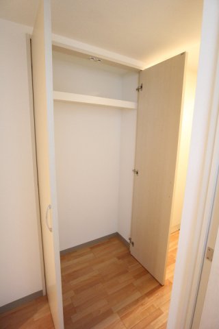 プライムアーバン西荻窪Ⅱ ※廊下の収納