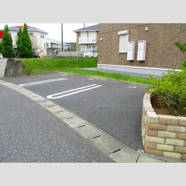 リビングタウンほたる野　E101号室 駐車場