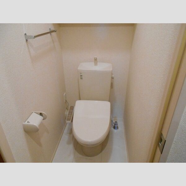 クヴァルチーラ奥戸207号室 温水洗浄暖房便座