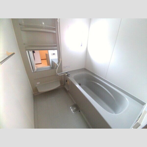 リビングタウン大和南　A201号室 追い焚き機能が付いた一坪風呂