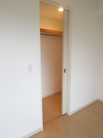 プライムアーバン武蔵小金井Ⅱ ウォークインクローゼット