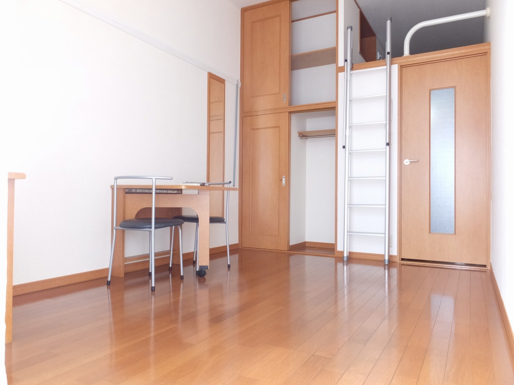 レオパレスエスペラール ロフト付きのお部屋です。