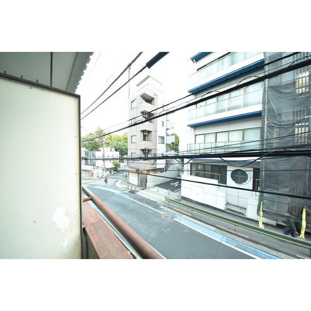 狸家ビル 内観