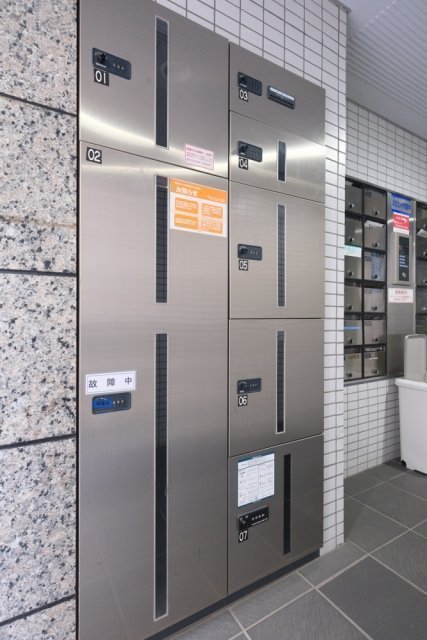 東日本橋フラワーハイホーム3階 宅配BOX