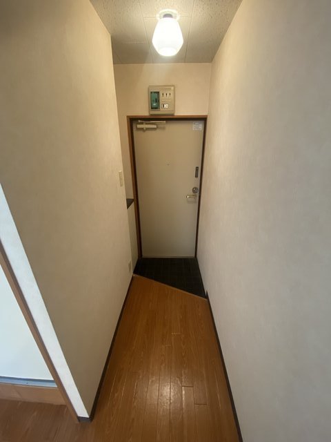 メゾンエイト 玄関