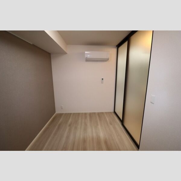 セレスティア江戸川Ⅱ103号室 玄関側洋室