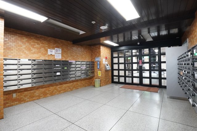 ダイアパレス新宿１丁目6階 エントランス