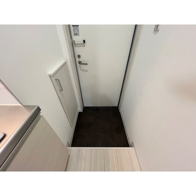 エステイトB東岩槻107号室 玄関