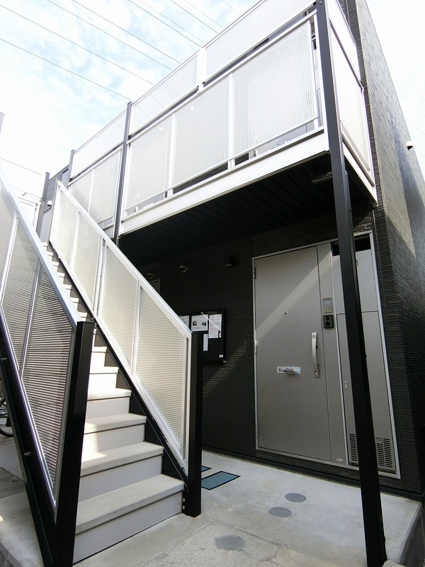 リブリ・K＆M1階 外観