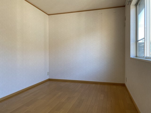 クイーンズヒルＥ棟E2号室 ６帖の洋室