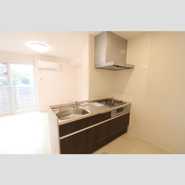 オルメル103号室 キッチン　三口コンロ