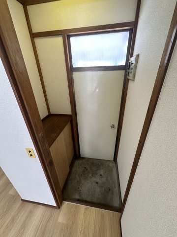 コーポ西湘202号室 玄関