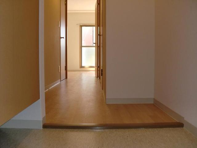 エル・キュート0201号室 玄関