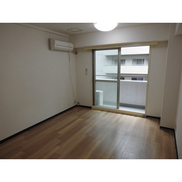 サンパレス新宿 リビング