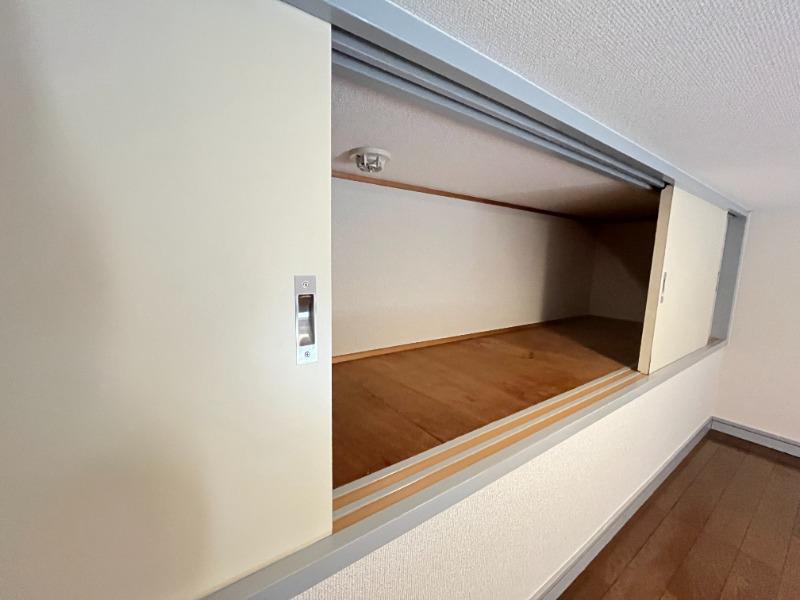 コリーヌM ロフト収納