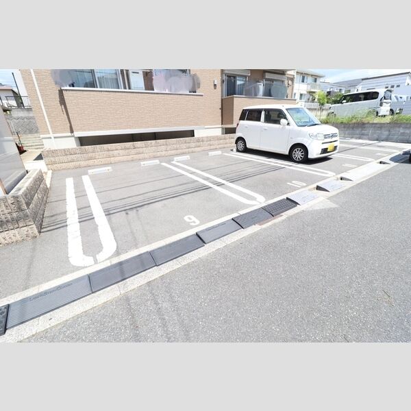 アネモス　B 駐車場