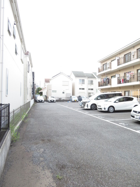 Ninety相模大野1階 敷地内平置き駐車場（8800円）