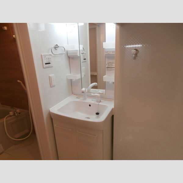 コンフォール新横濱　Ⅱ201号室 コンフォール新横濱Ⅱ201　洗面台